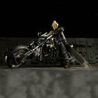 image Figurine de Cloud avec Daytona - FFVII